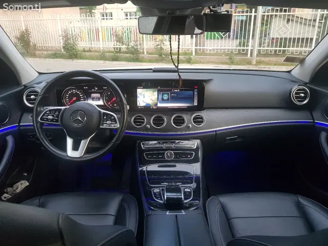 Mercedes-Benz E class 2018 · 2.2 AT