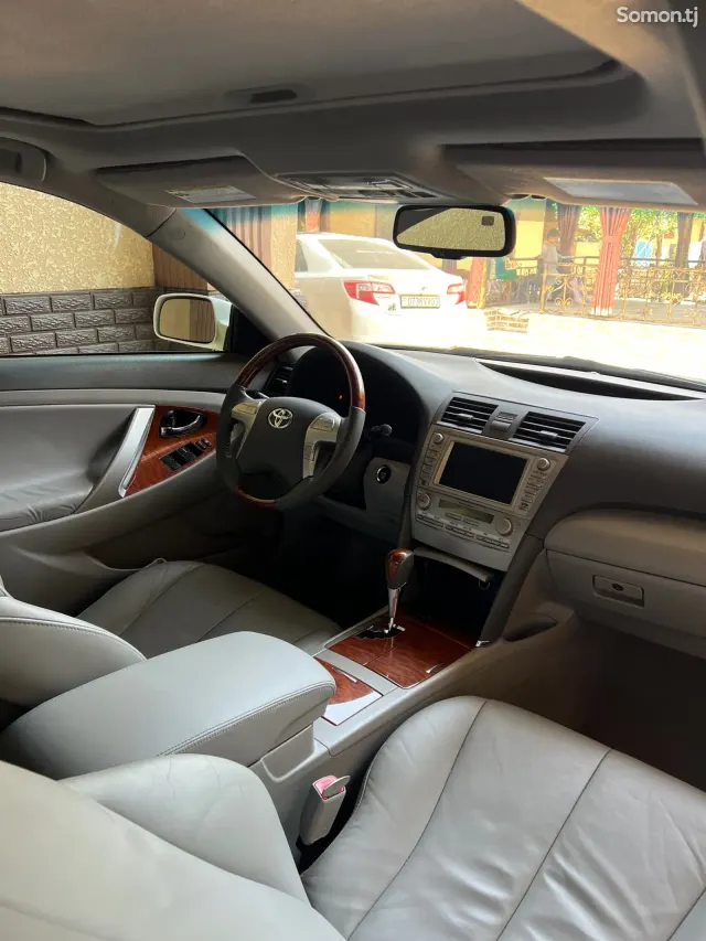 Toyota Camry 2010 · 2.5 AT
