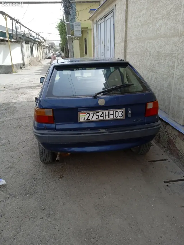 Opel Astra F 1994 · 1.6 MT