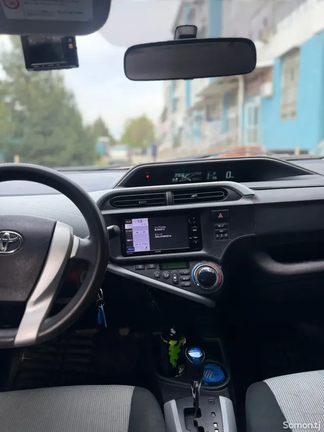 Toyota Aqua 2014 · 1.5 AT