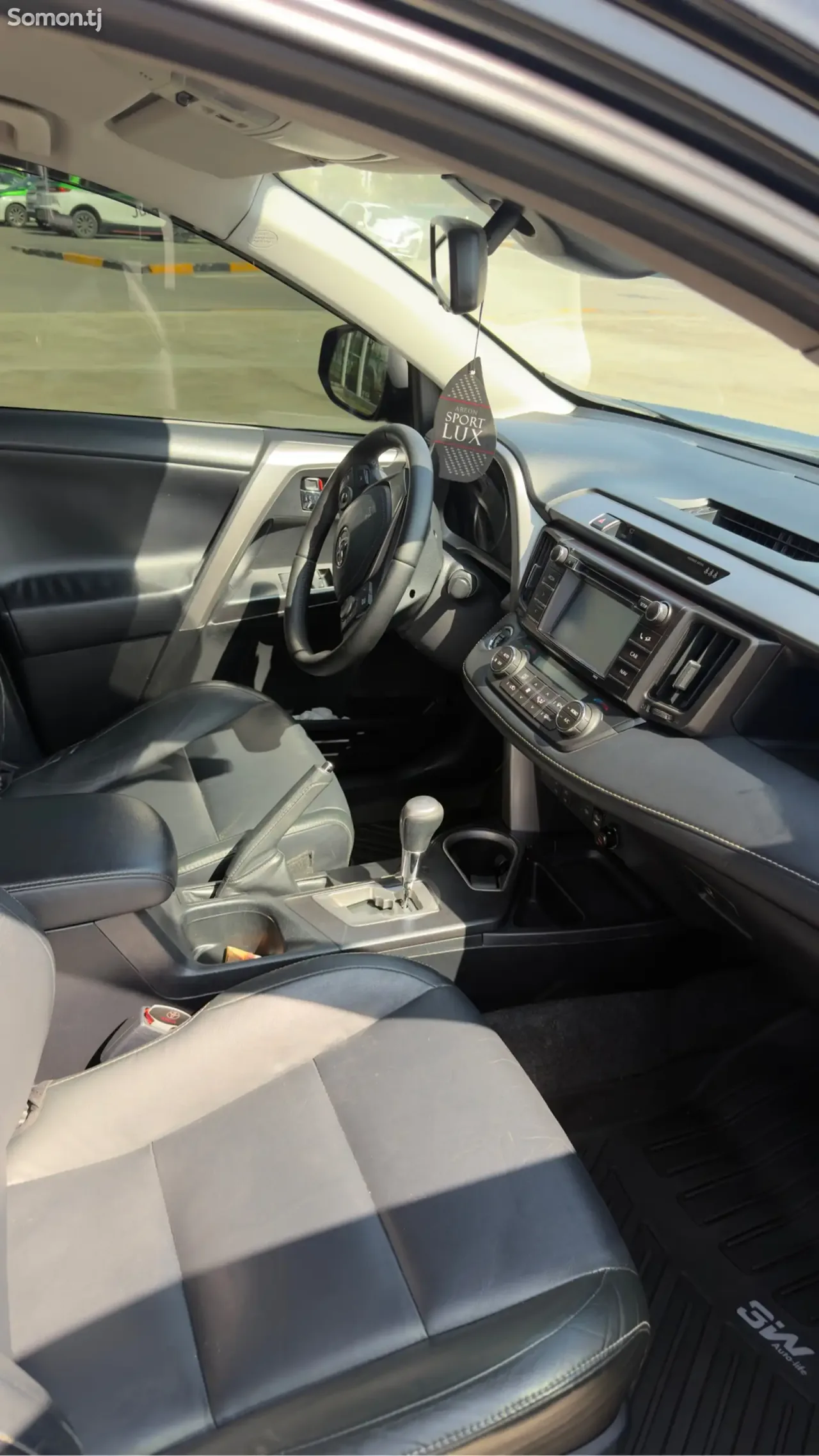 Toyota RAV 4 2018 · 2.5 AT