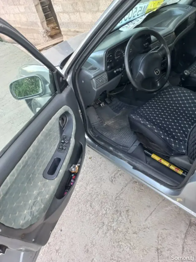Daewoo Nexia 1997 · 1.6 MT
