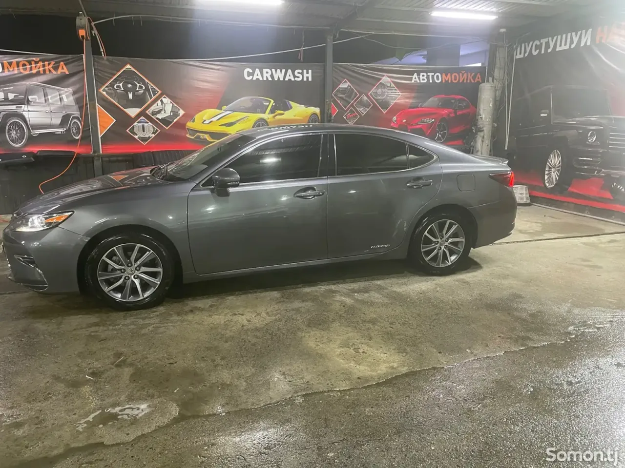 Lexus ES series 2017 · 2.5 AT