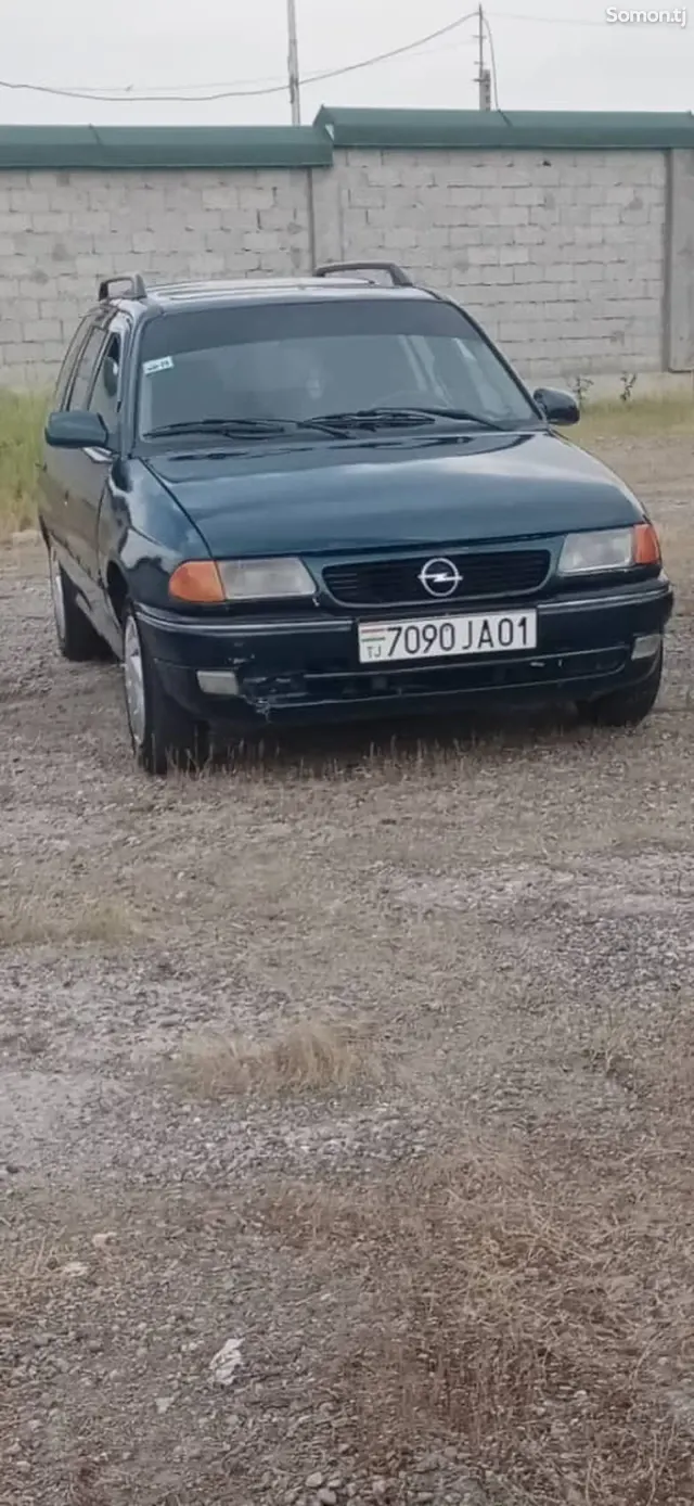 Opel Astra F 1997 · 1.6 MT