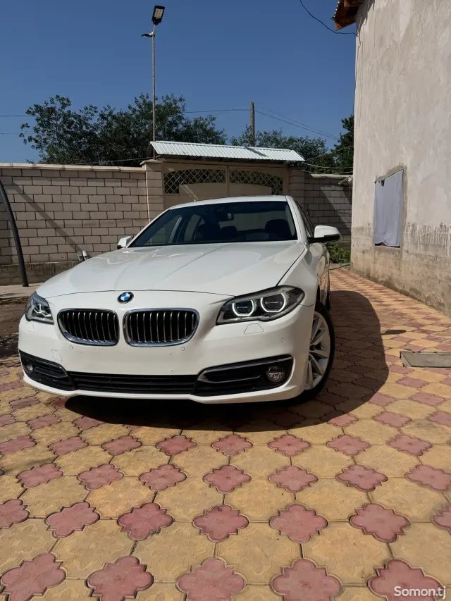 BMW 5 series 2016 · 2.0 AT