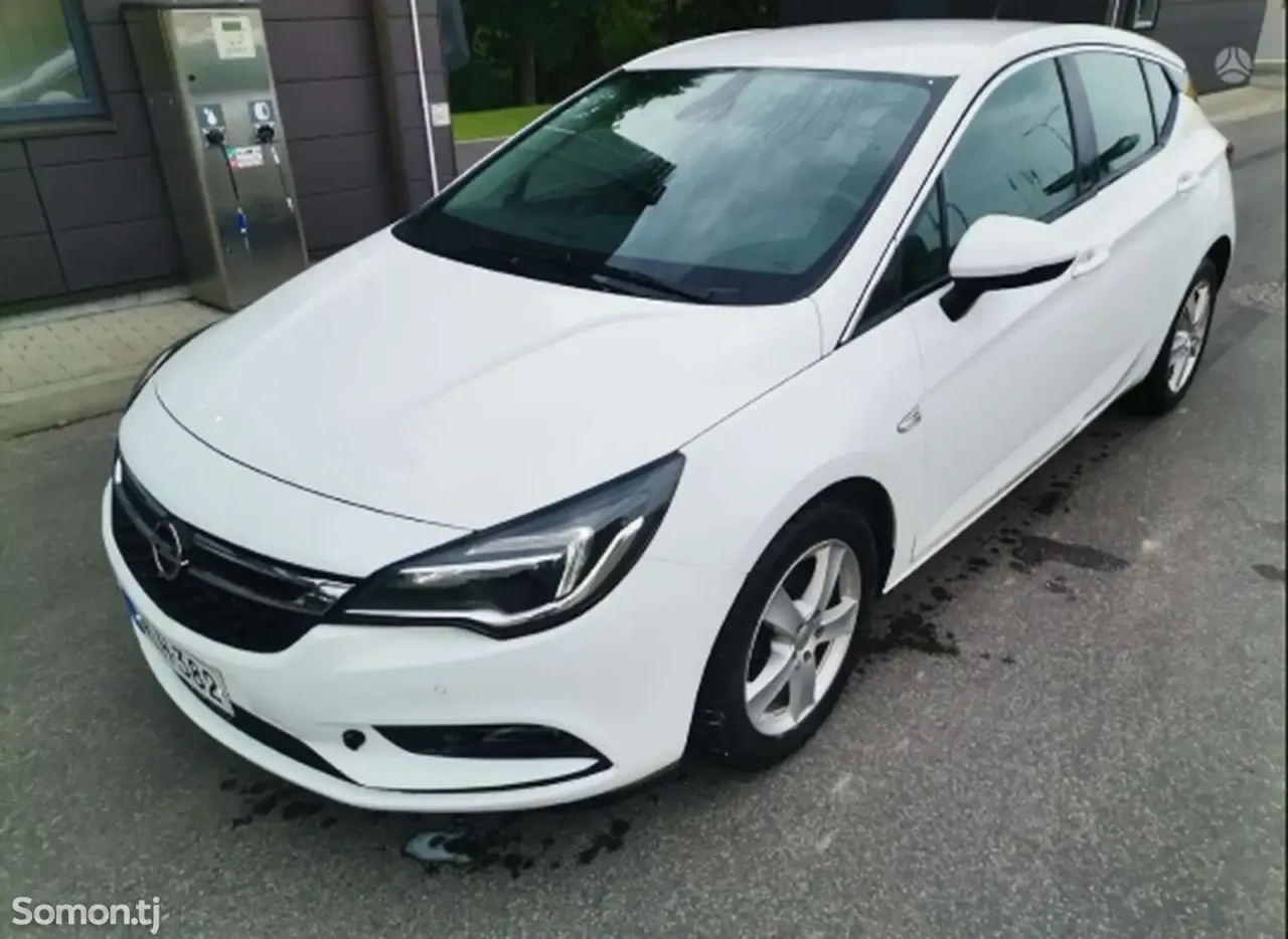 Opel Astra K 2016 · 1.0 MT