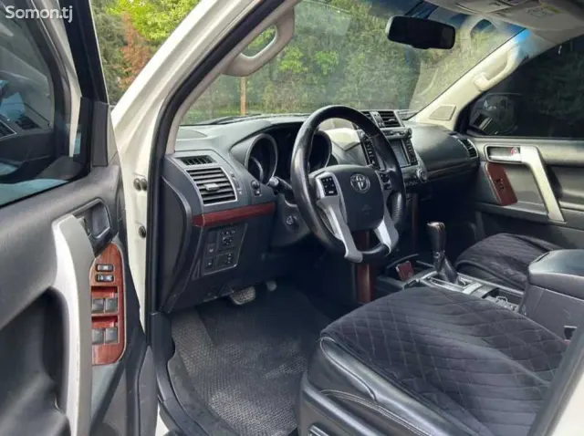 Toyota Land Cruiser Prado 2014 · 4.0 AT