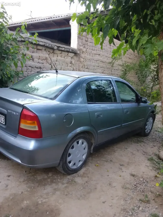Opel Astra G 1999 · 1.6 MT