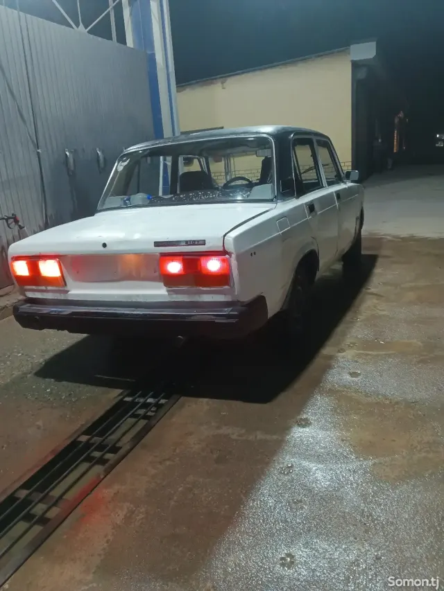 Lada (ВАЗ) 2107 1995 · 1.4 MT