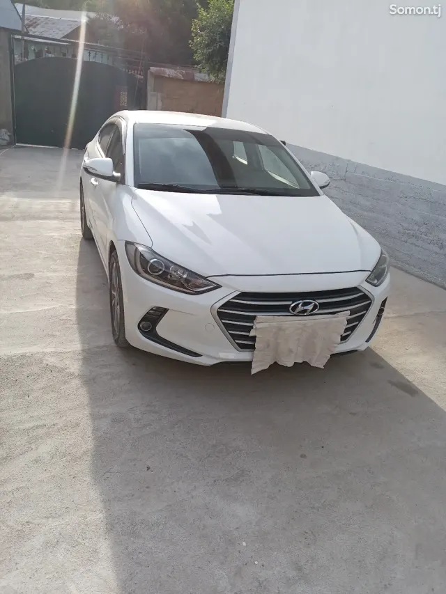 Hyundai Avante 2015 · 1.6 AT