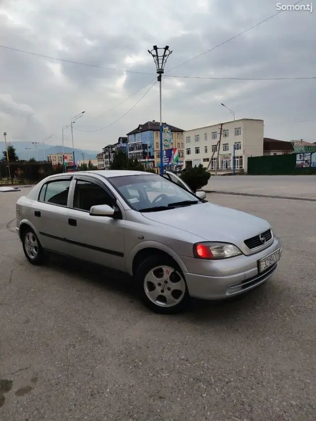 Opel Astra G 1998 · 1.6 MT