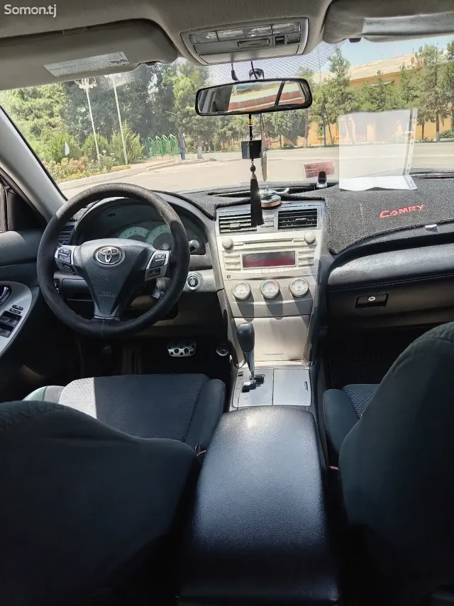 Toyota Camry 2010 · 2.5 AT