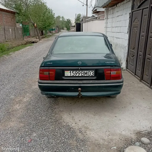 Opel Vectra A 1995 · 1.6 MT