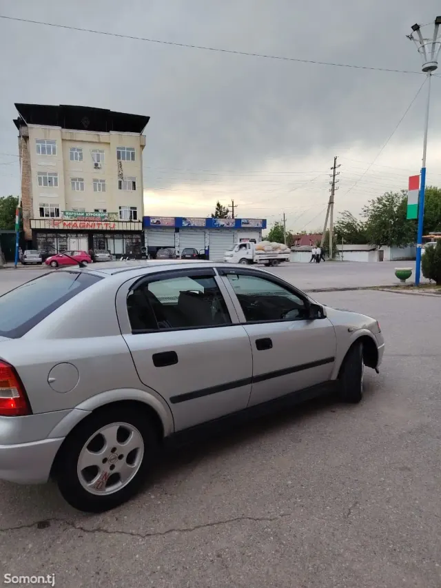 Opel Astra G 1998 · 1.6 MT