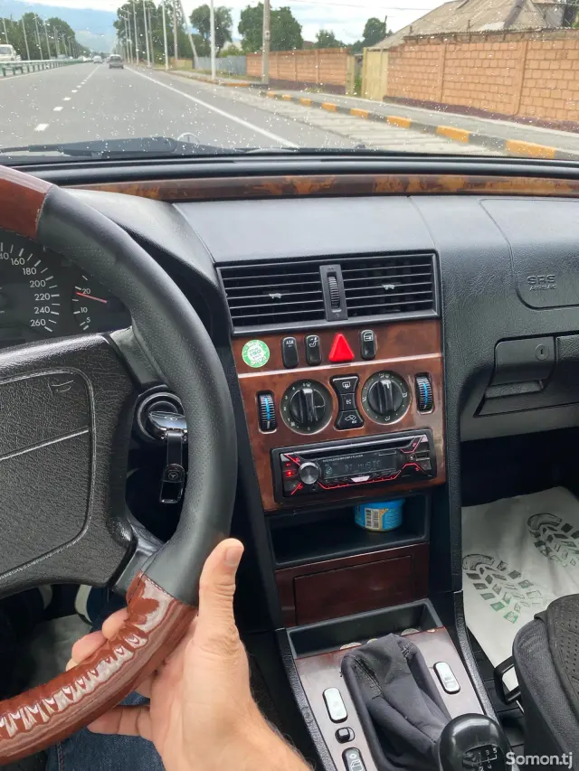 Mercedes-Benz C class 1999 · 2.4 MT