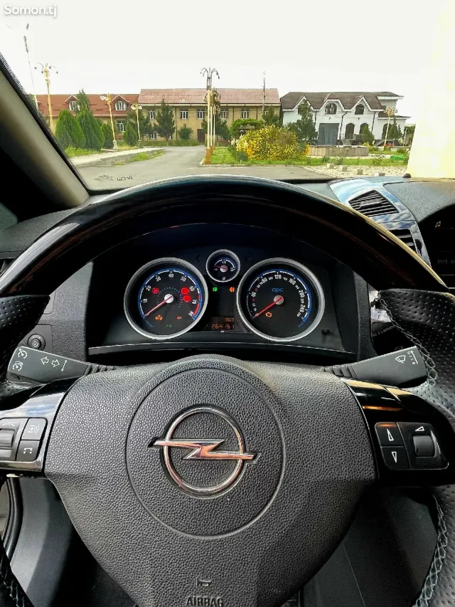 Opel Zafira 2007 · 2.0 MT