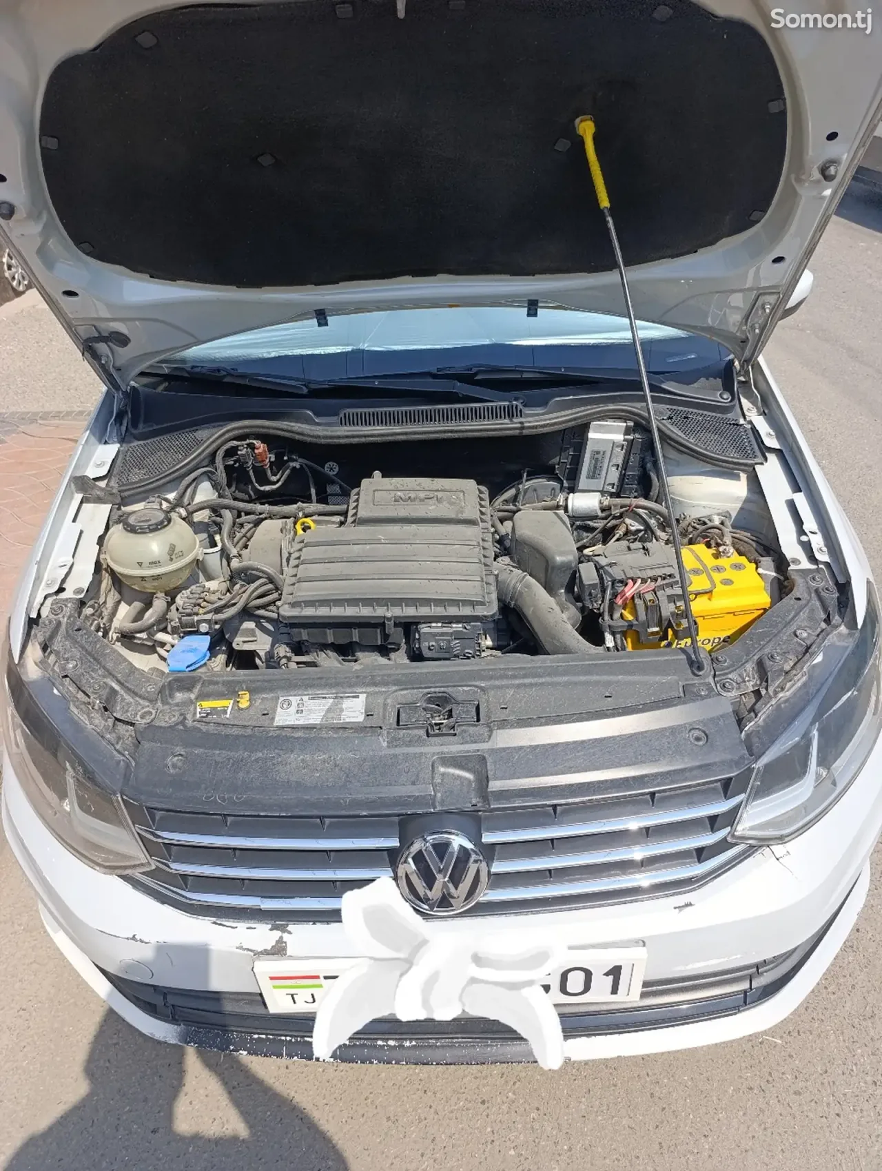 Volkswagen Polo 2018 · 1.6 MT