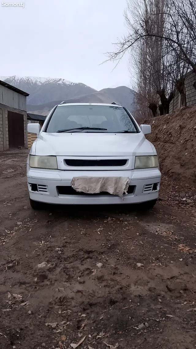 Mitsubishi Grandis 1998 · 2.4 AT