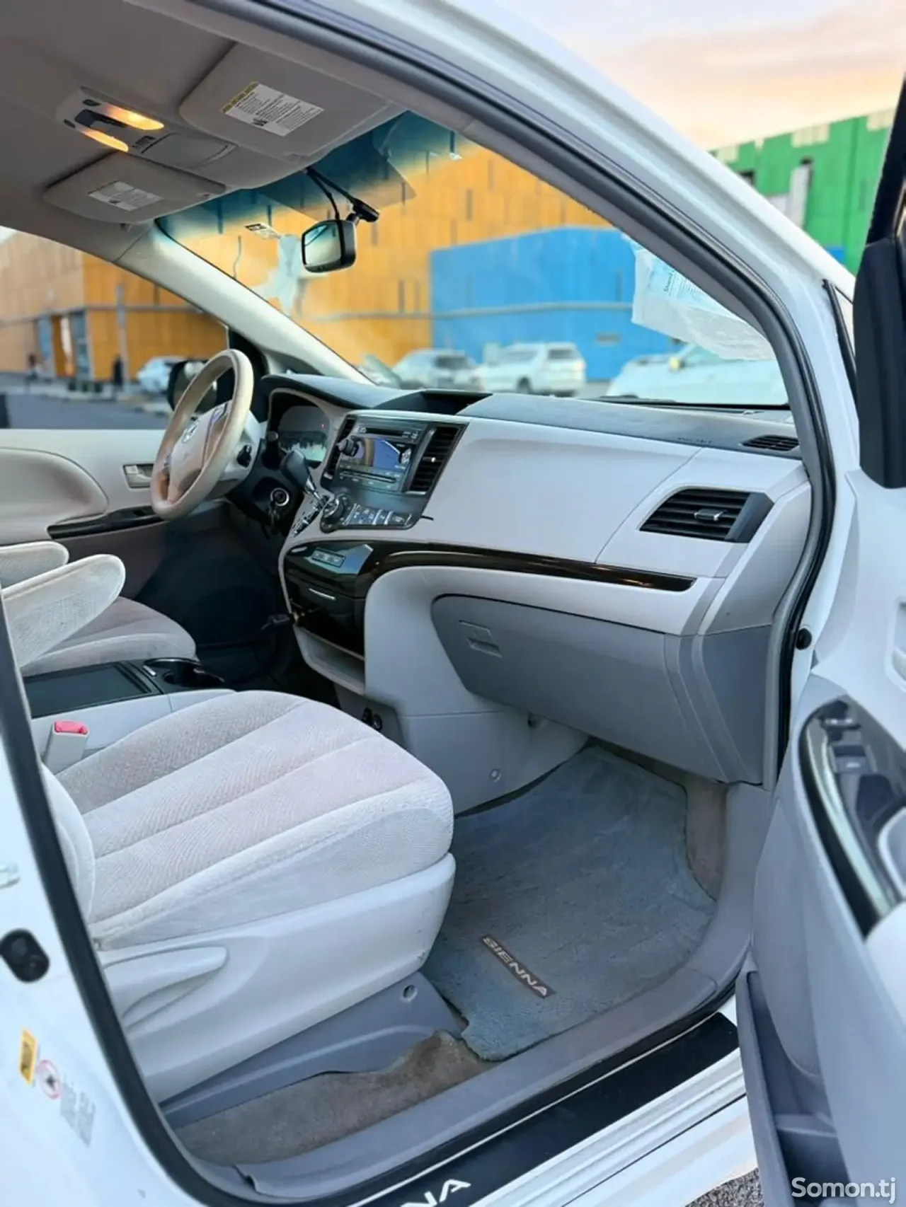 Toyota Sienna 2014 · 3.5 AT