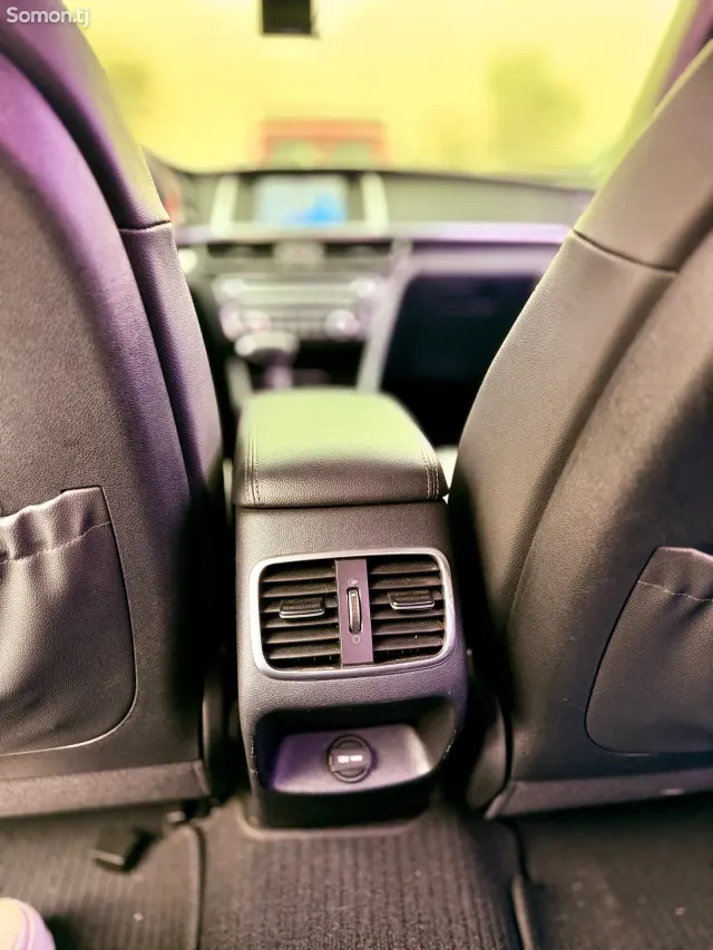Kia K5 2018 · 2.0 AT