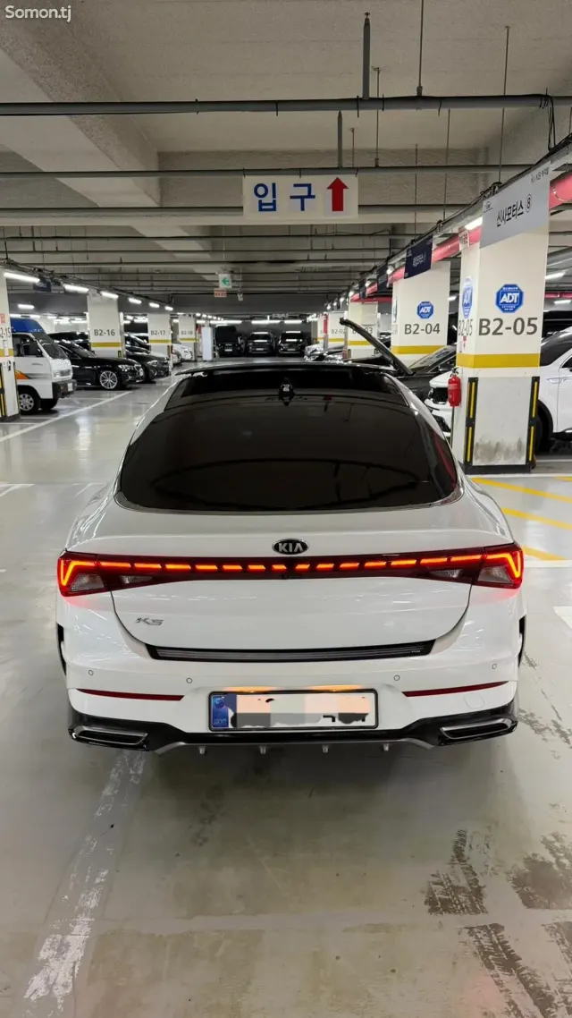 Kia K5 2021 · 2.0 AT