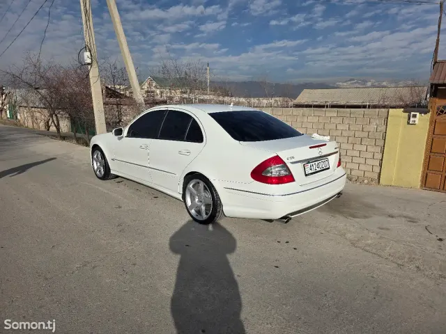 Mercedes-Benz E class 2008 · 5.5 AT