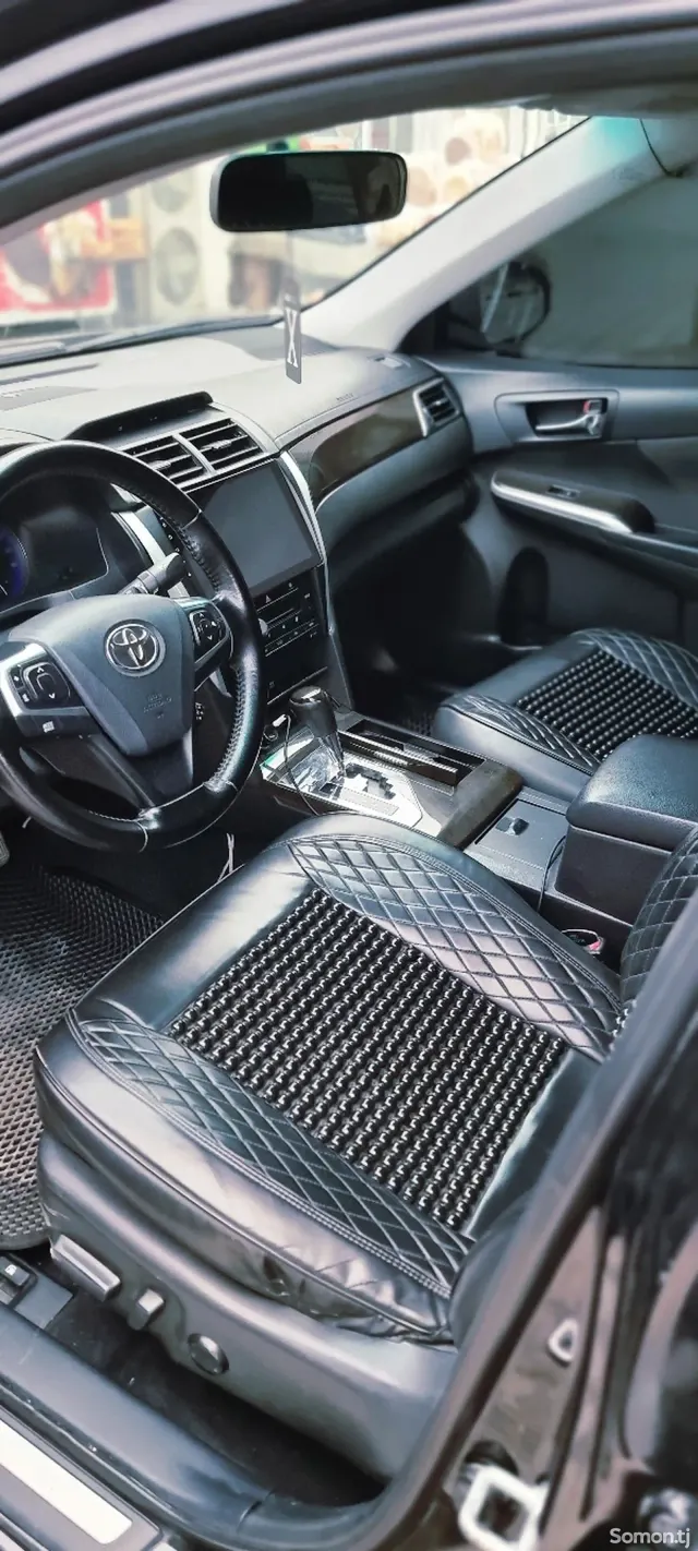 Toyota Camry 2015 · 2.5 AT