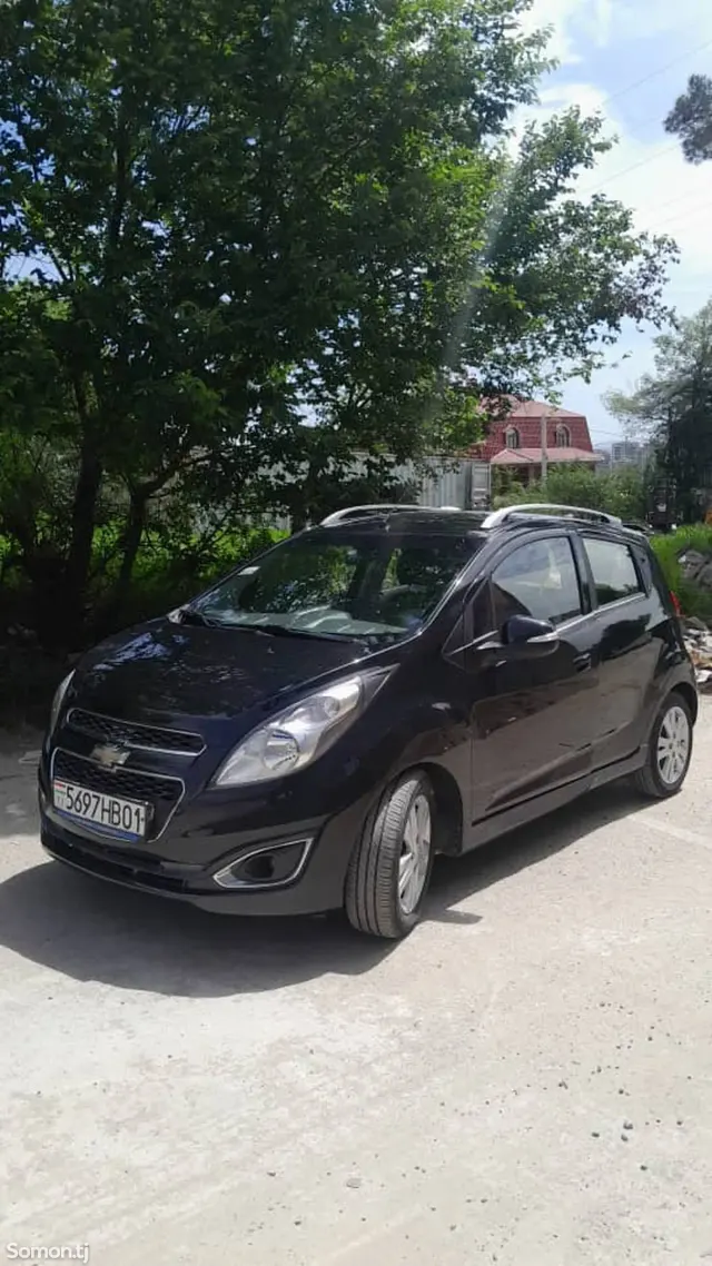 Chevrolet Spark 2015 · 1.6 AT