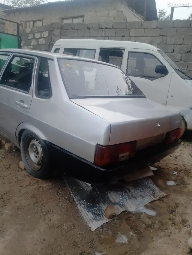 Lada (ВАЗ) 21099 2000 · 1.6 MT