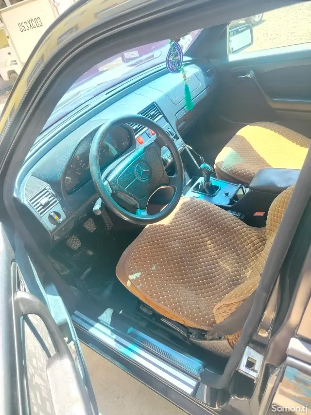 Mercedes-Benz C class 1995 · 2.0 MT