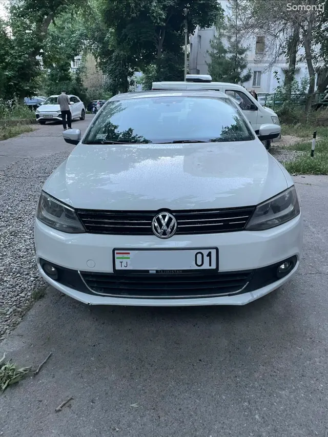 Volkswagen Jetta 2014 · 2.5 AT