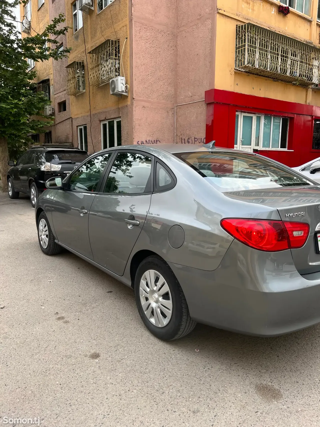 Hyundai Elantra 2010 · 1.6 AT