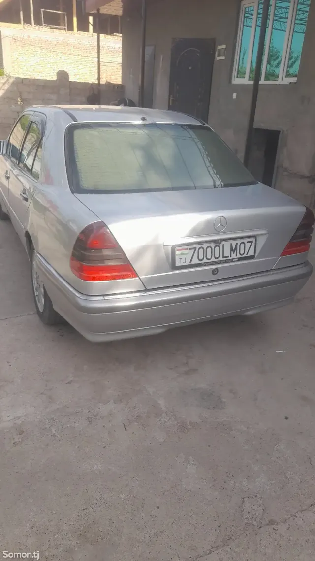 Mercedes-Benz C class 2000 · 2.8 AT