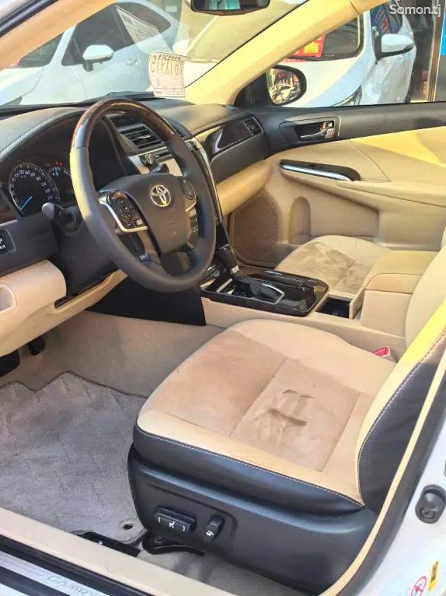 Toyota Camry 2016 · 2.5 AT