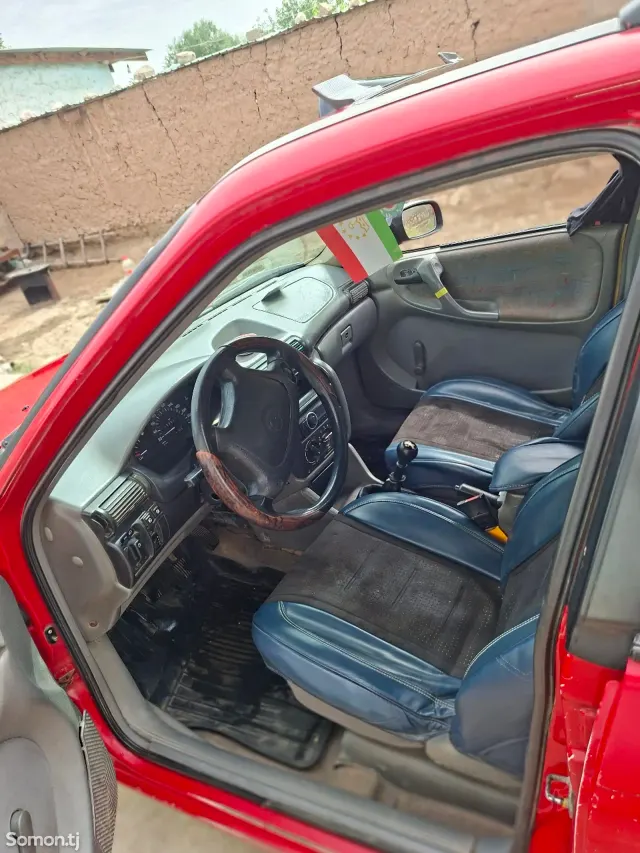 Opel Astra F 1995 · 1.6 MT