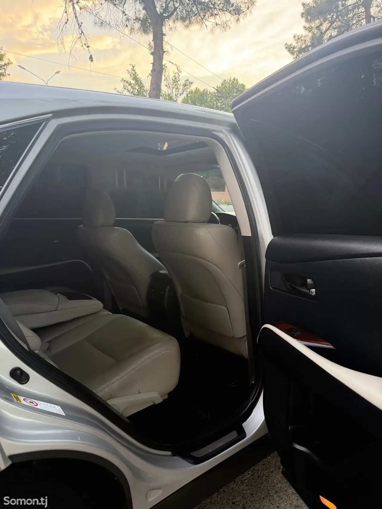 Lexus RX series 2011 · 4.5 AT