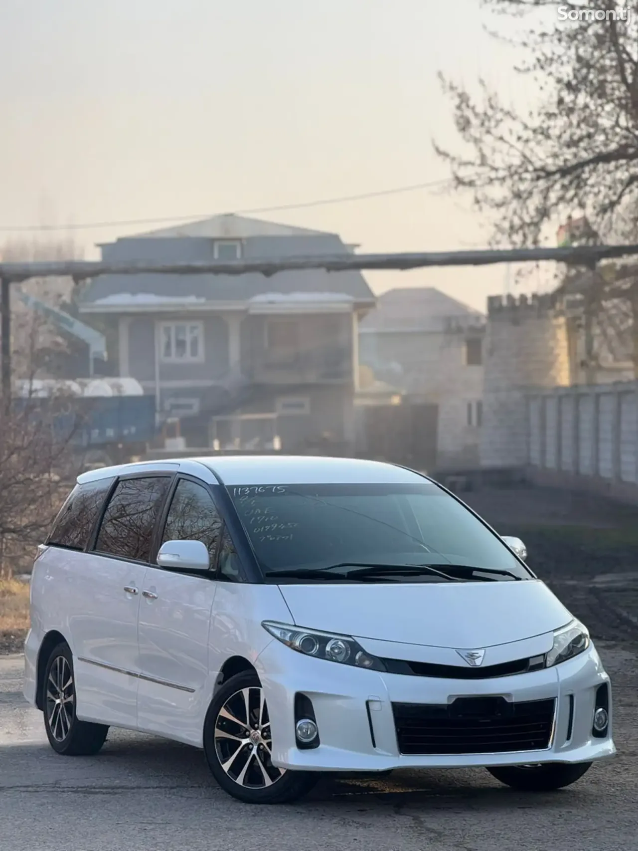 Toyota Estima 2014 · 2.4 AT