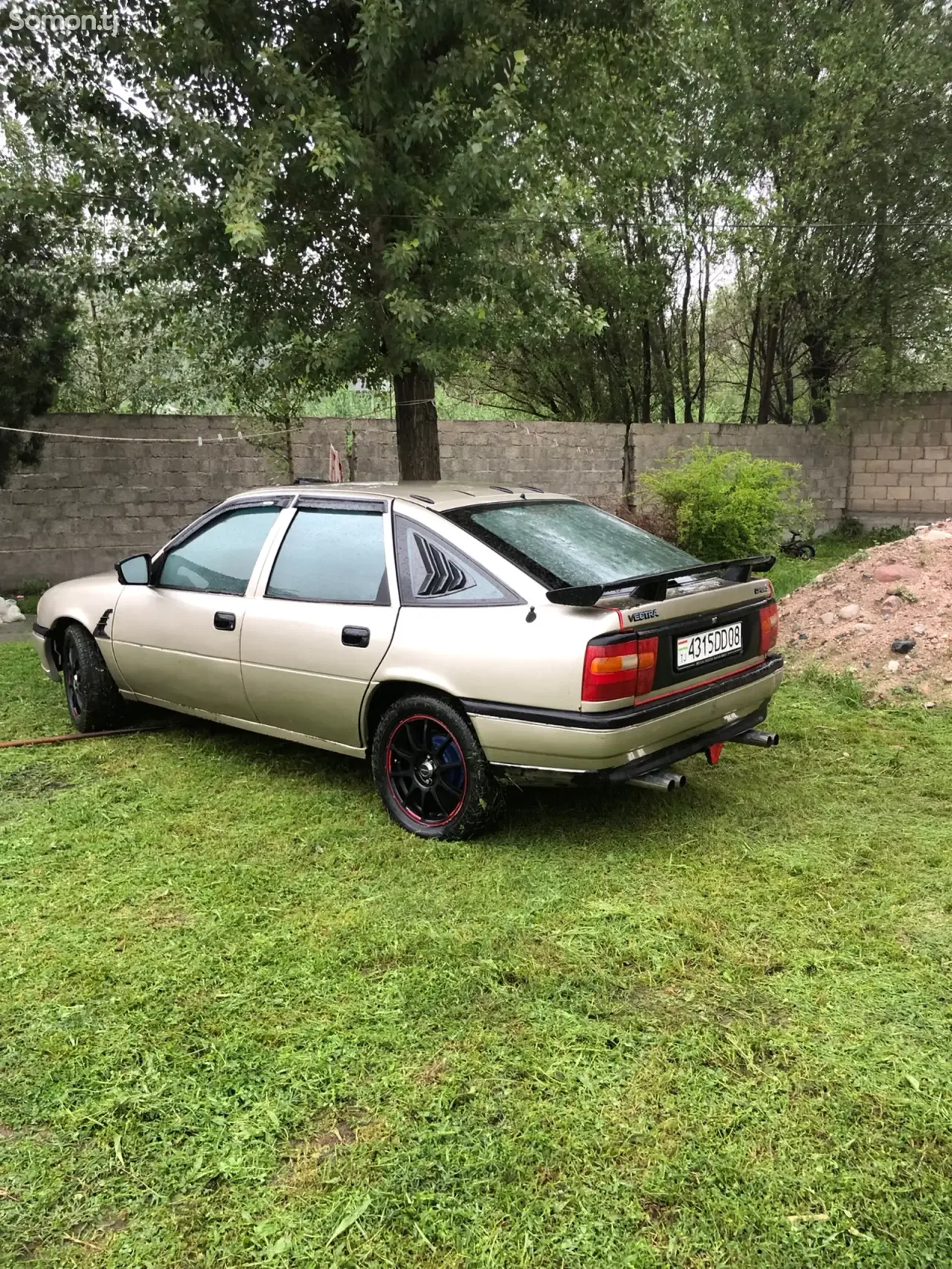 Opel Vectra A 1991 · 1.8 MT