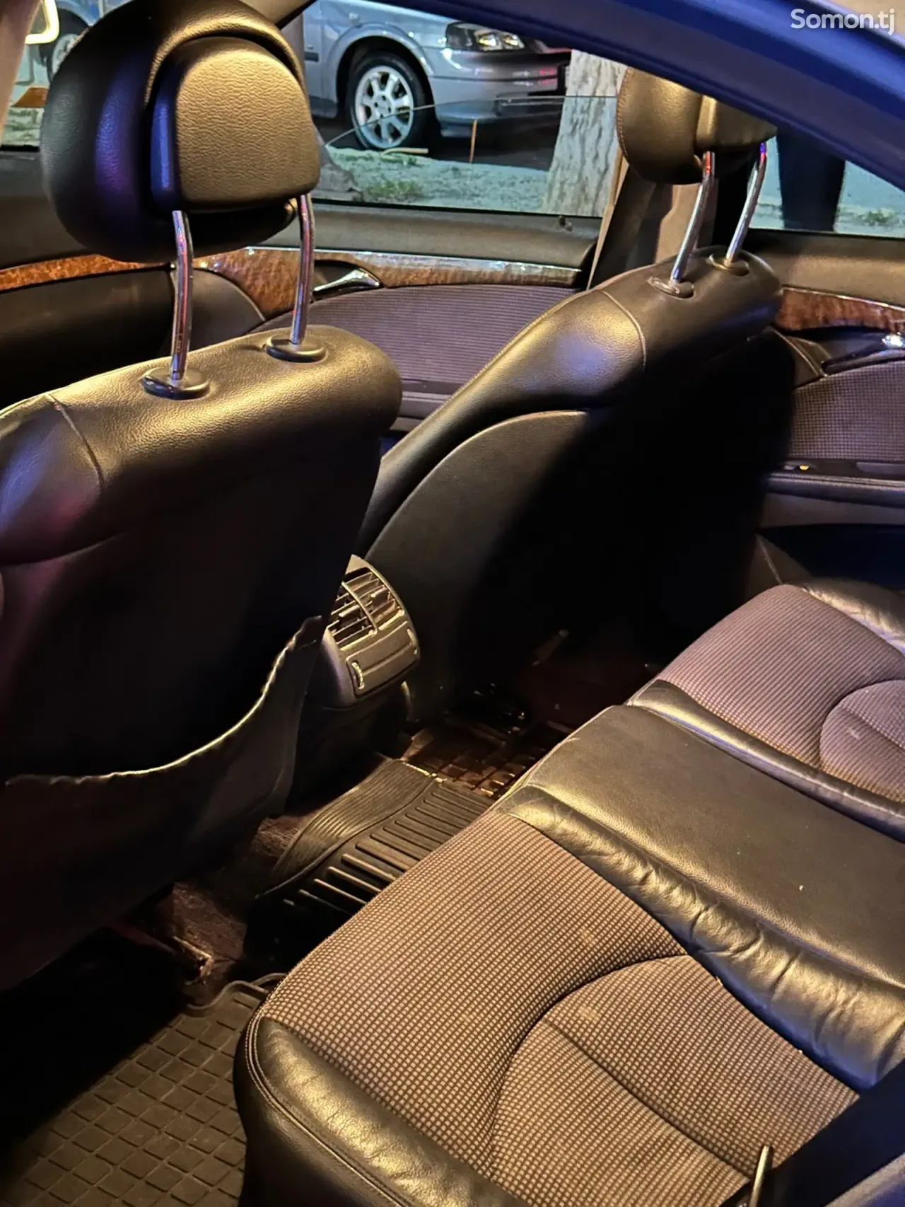 Mercedes-Benz E class 2004 · 3.2 AT