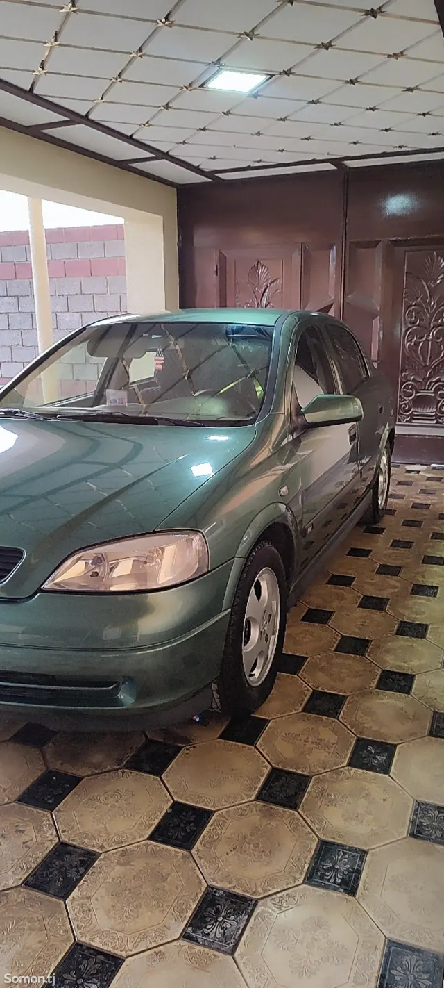 Opel Astra G 1999 · 1.6 MT