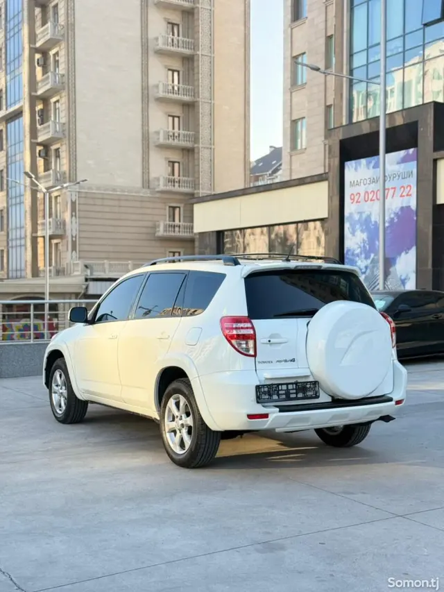 Toyota RAV 4 2011 · 2.5 AT
