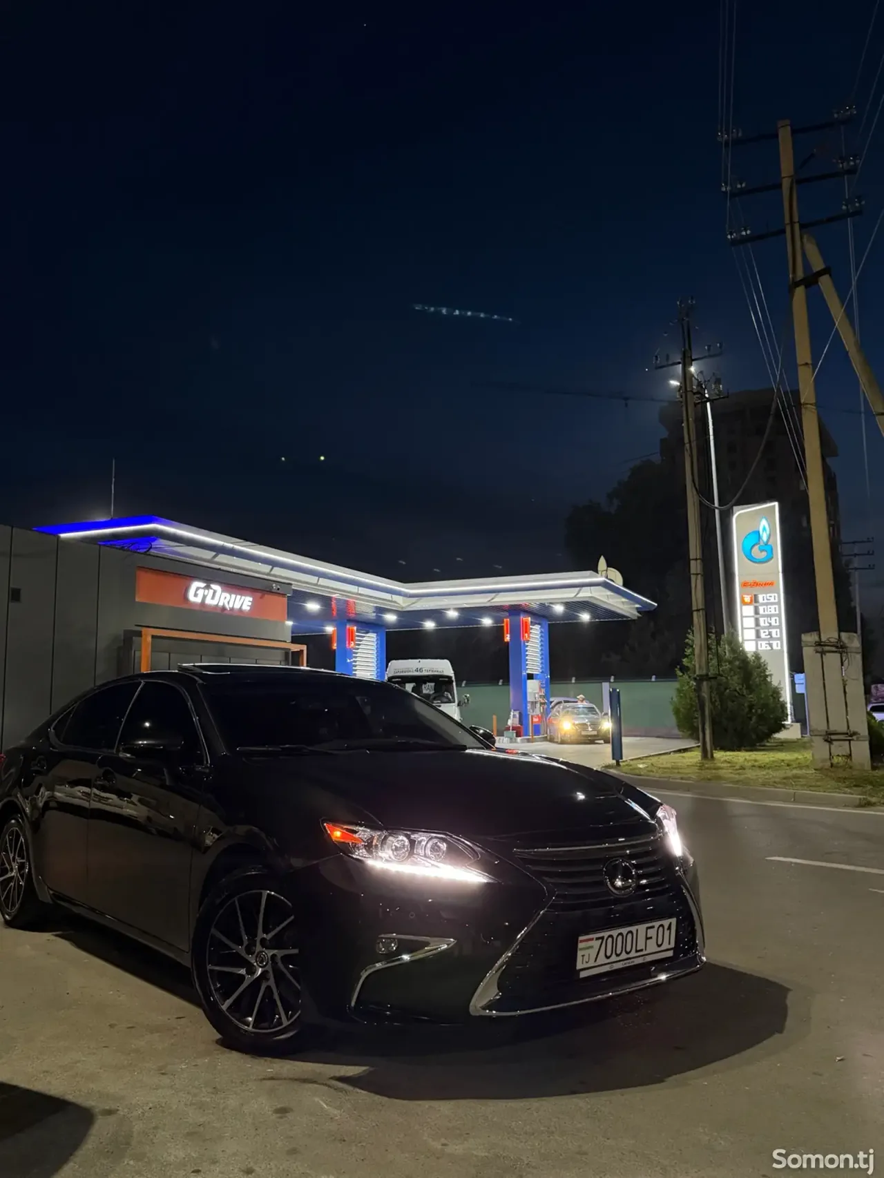 Lexus ES series 2016 · 3.5 AT