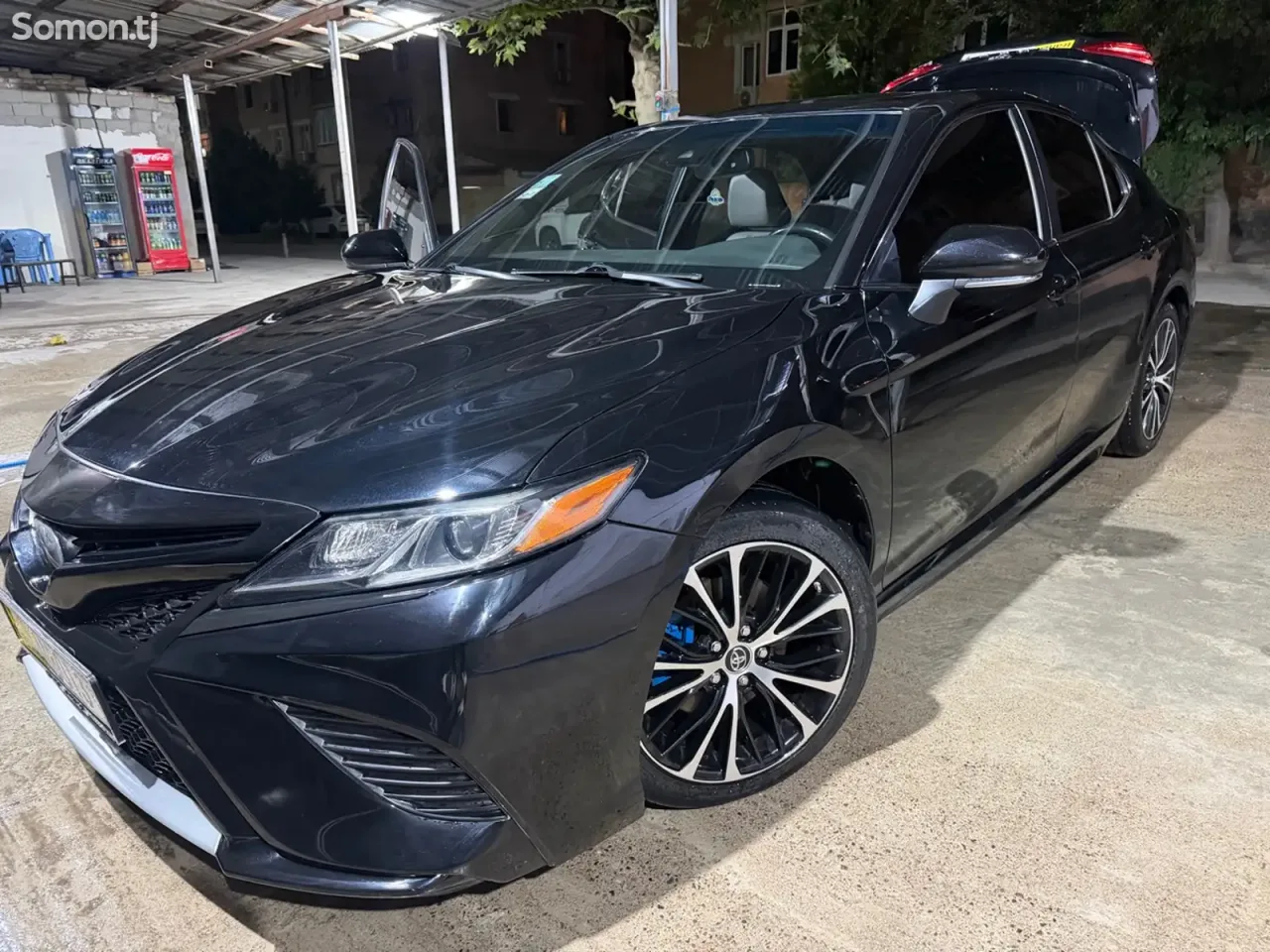 Toyota Camry 2018 · 2.5 AT