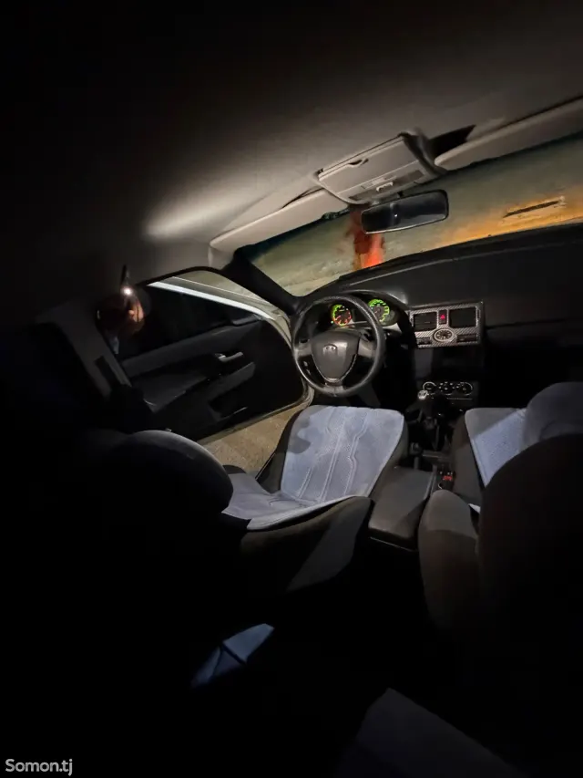 Lada (ВАЗ) Priora 2014 · 1.7 MT
