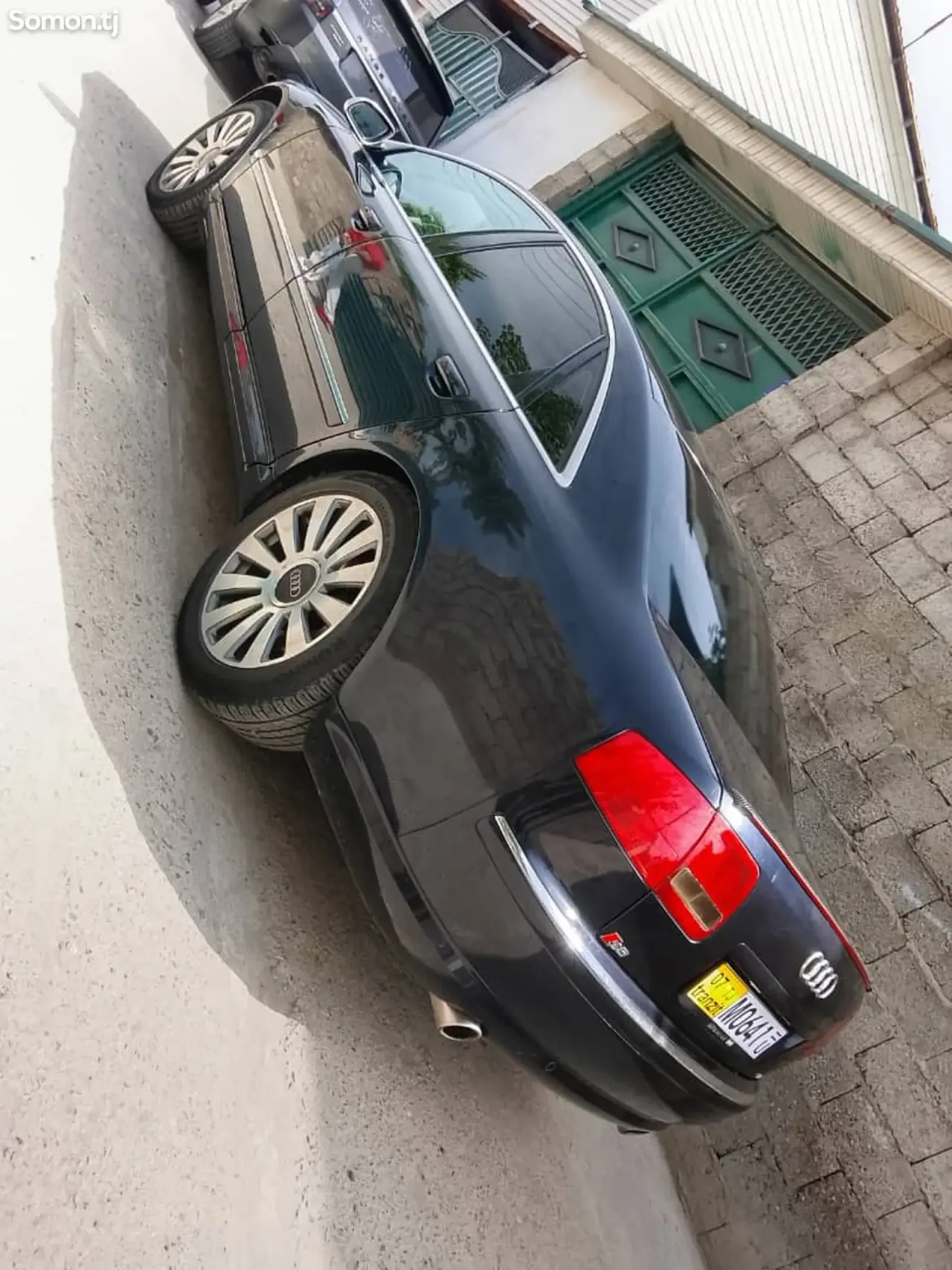 Audi A6 2004 · 3.7 AT
