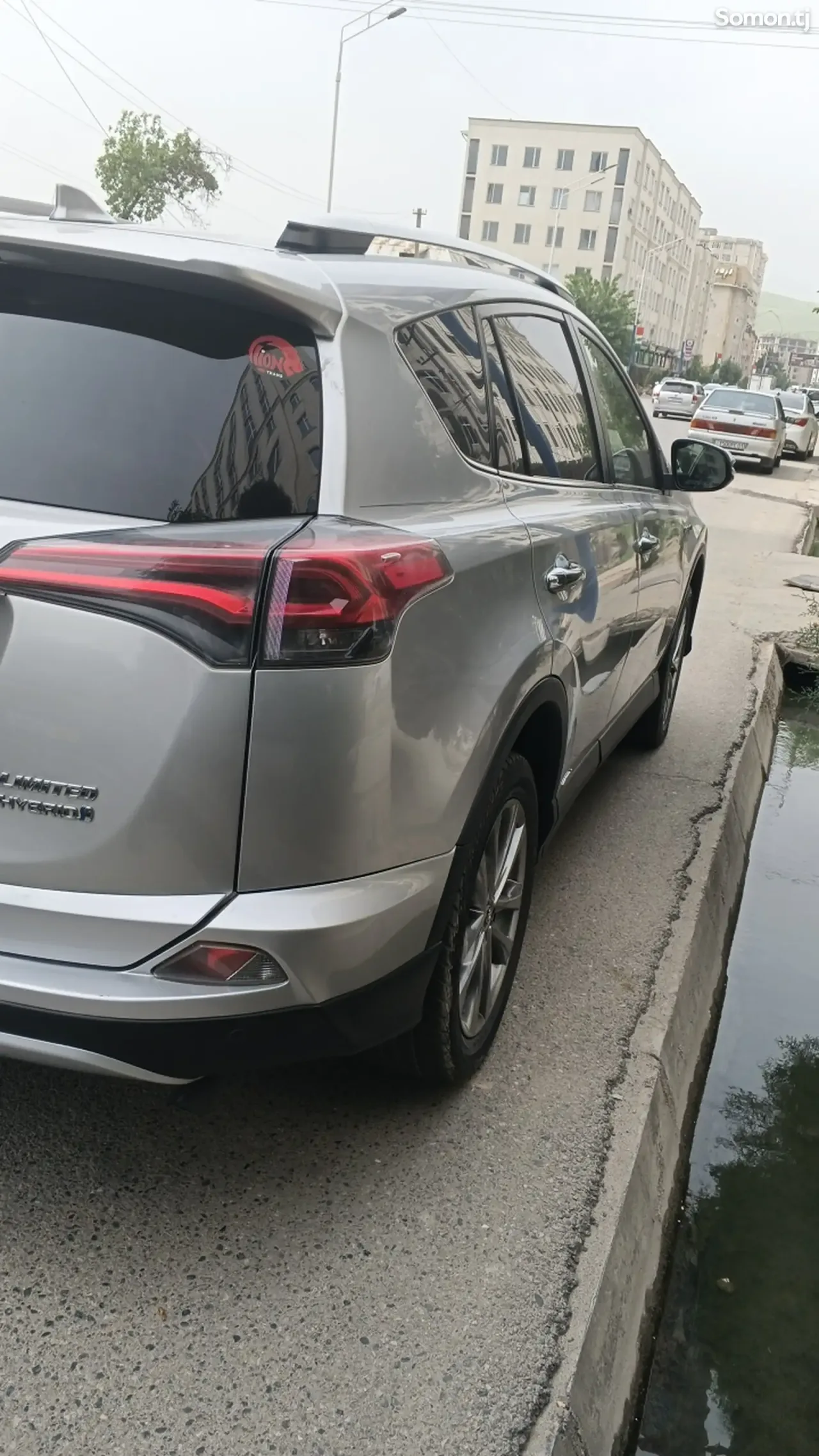 Toyota RAV 4 2017 · 2.4 AT
