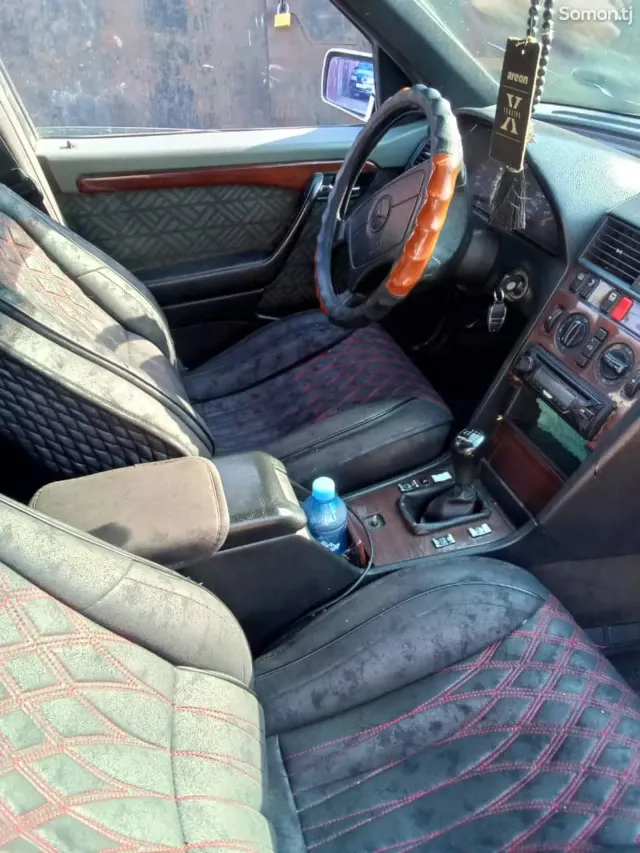 Mercedes-Benz C class 1995 · 2.0 MT