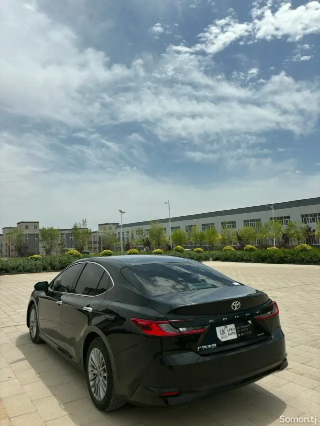 Toyota Camry 2025 · 2.0 AT