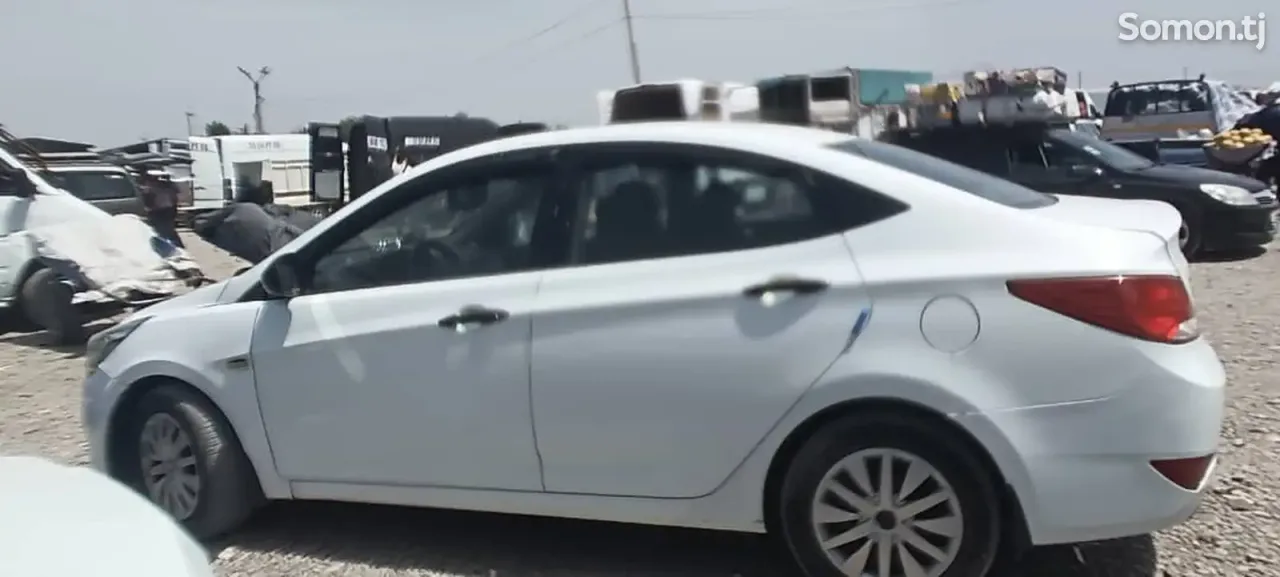 Hyundai Solaris 2016 · 1.4 MT