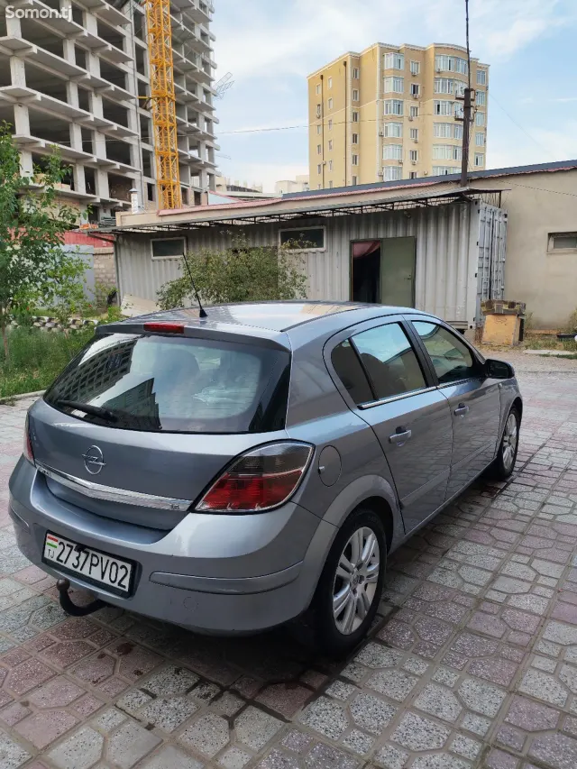 Opel Astra H 2007 · 1.6 MT